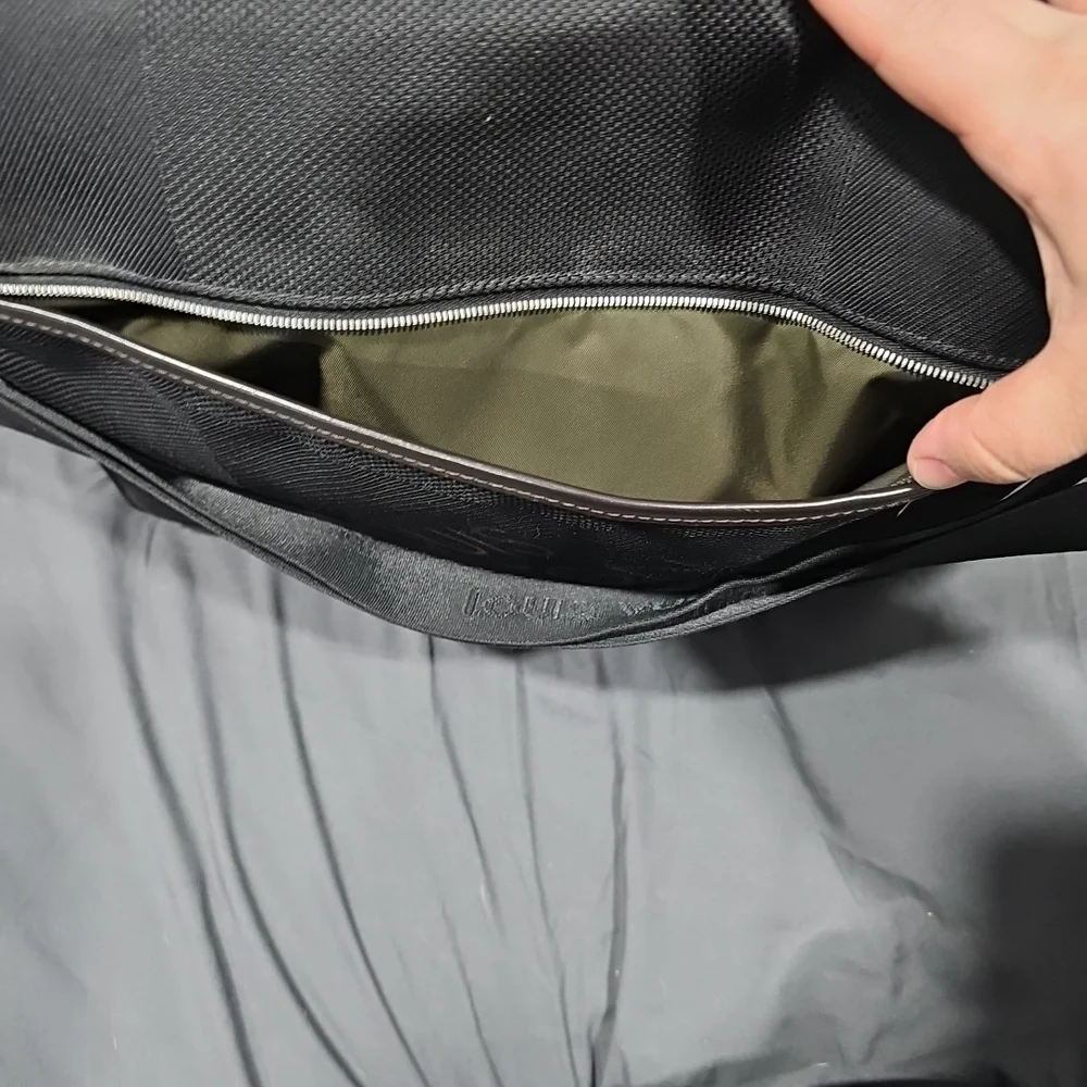 Louis Vuitton Black Men's Bag - Picture 2 of 13